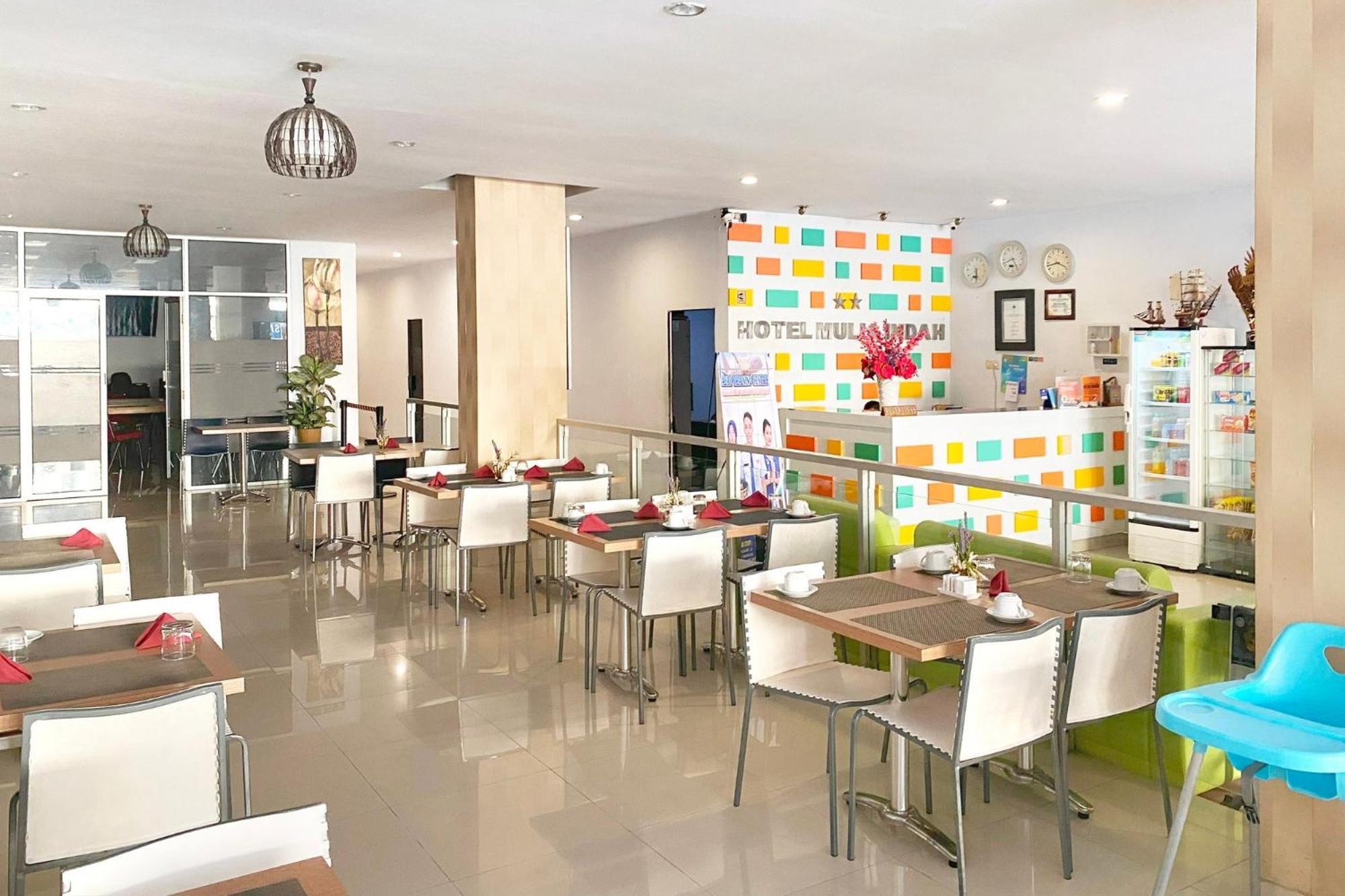 Urbanview Hotel Mulia Indah Palopo Exterior photo