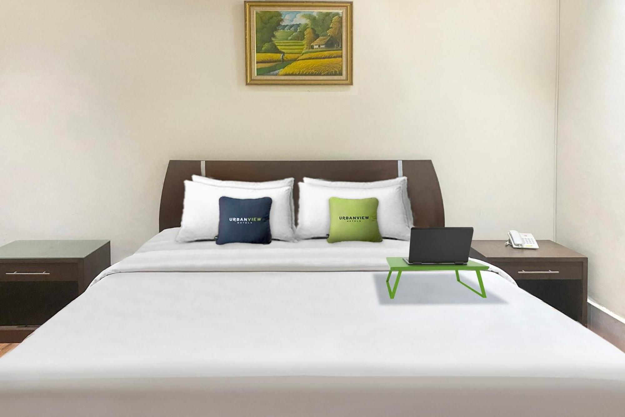 Urbanview Hotel Mulia Indah Palopo Exterior photo